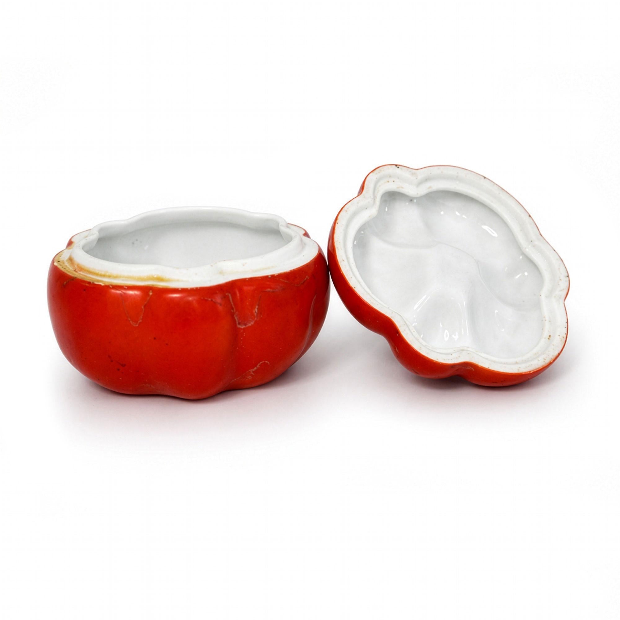 Royal Bayreuth Tomato Form Porcelain Salt Cellars, Bavaria, Circa 1900 — image 11