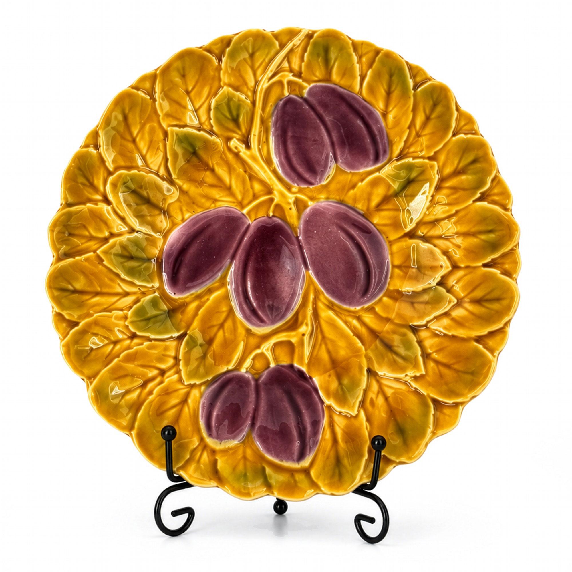 Antique French Majolica Dessert Service by Sarreguemines, Set of Four — image 6