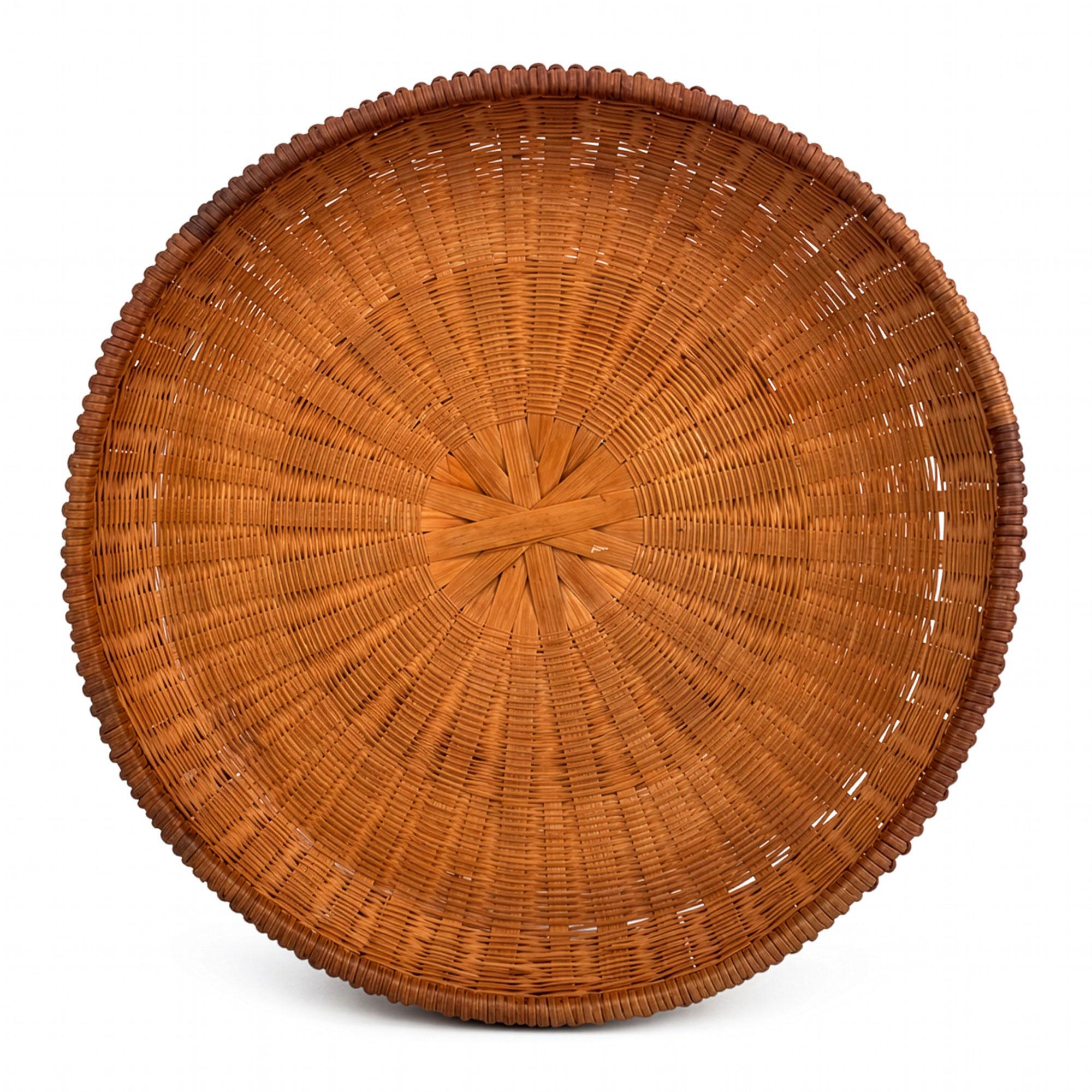 Vintage Wicker Pedestal Basket, Openwork Gallery, Honey-Brown, 1960 — image 4