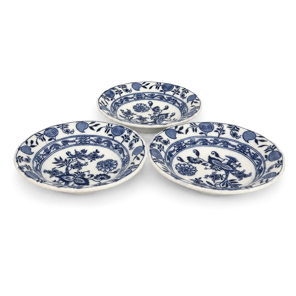 Cauldon England Meissen Blue Onion Porcelain Berry Bowls, Set of Three, circa 18 — image 5