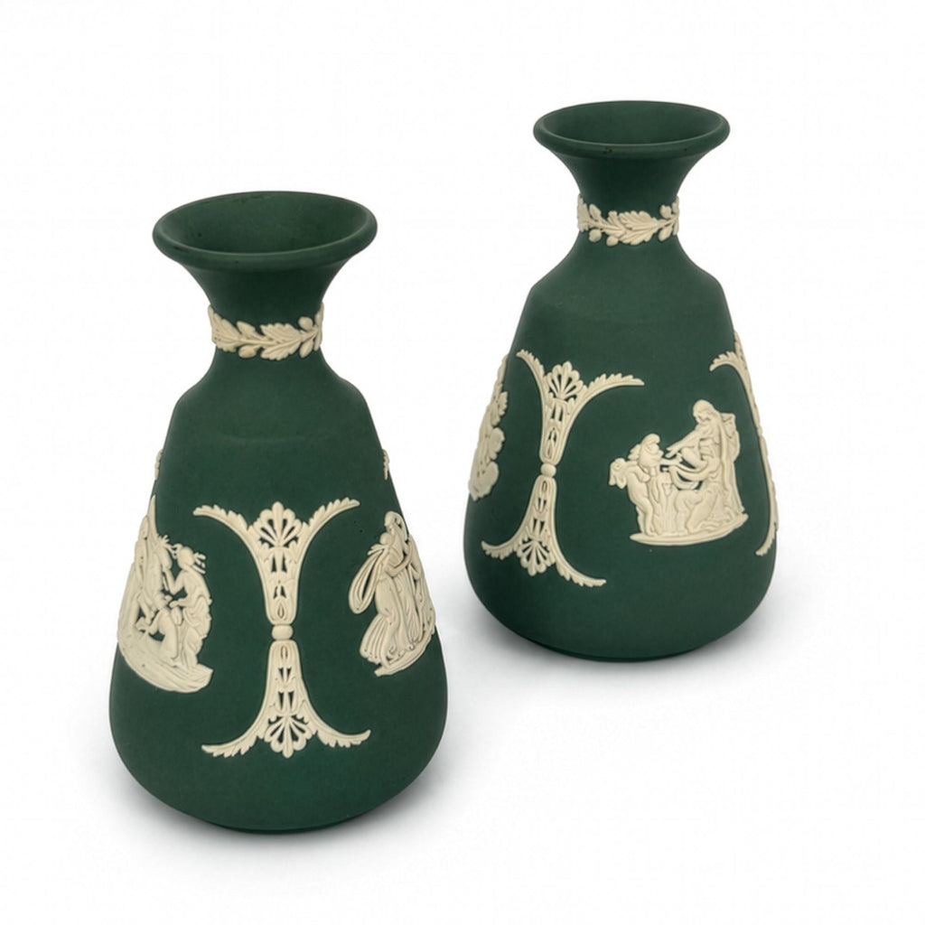 Pair of Wedgwood Green Jasperware Bud Vases, Neoclassical, 1960s — image 2