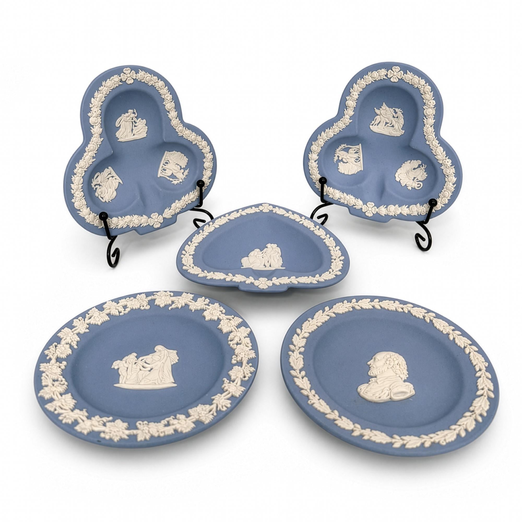 Wedgwood Blue Jasperware Neoclassical Trinket Dish, England, 1960s — image 2