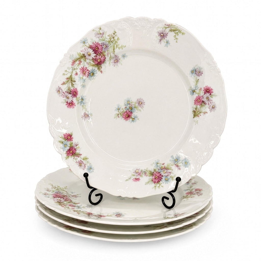 Set of Four Limoges Porcelain Dinner Plates, Floral Design, France, 1930 — image 2