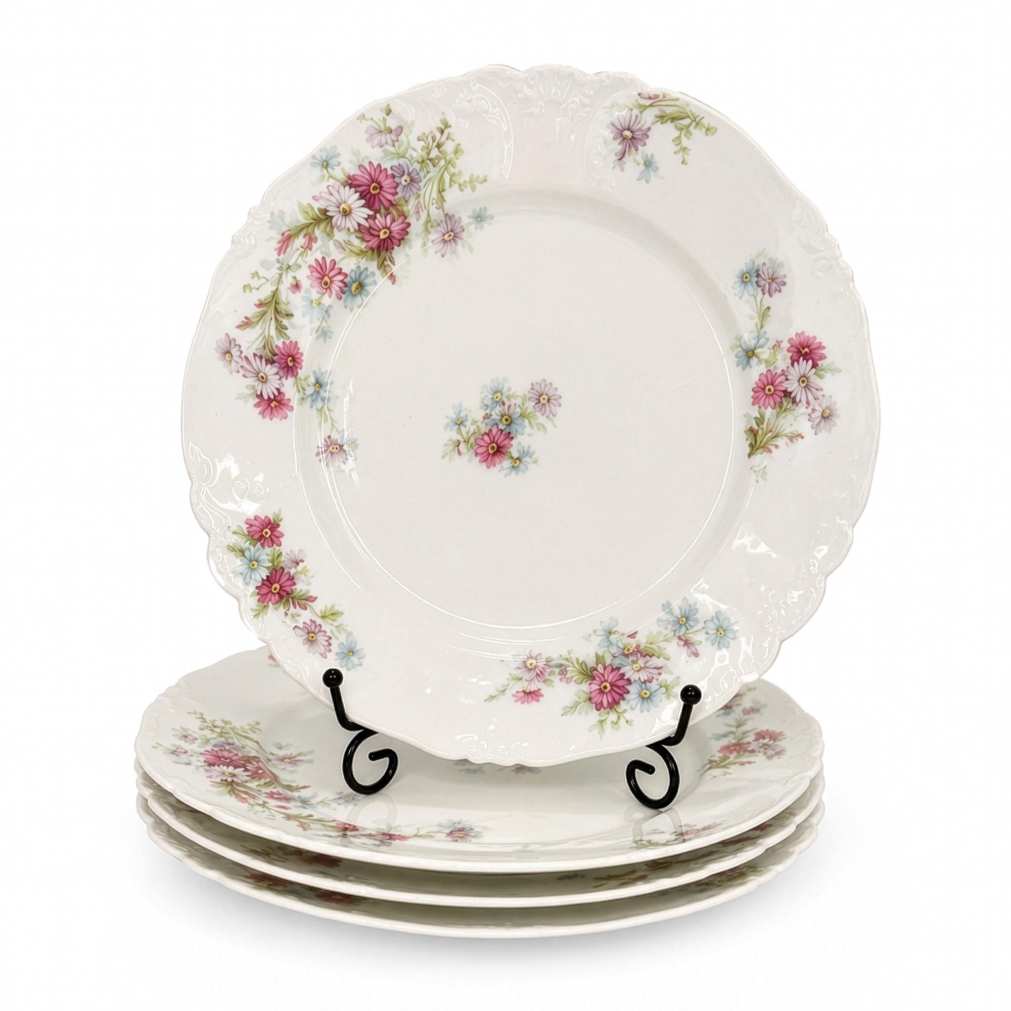 Set of Four Limoges Porcelain Dinner Plates, Floral Design, France, 1930 — image 2