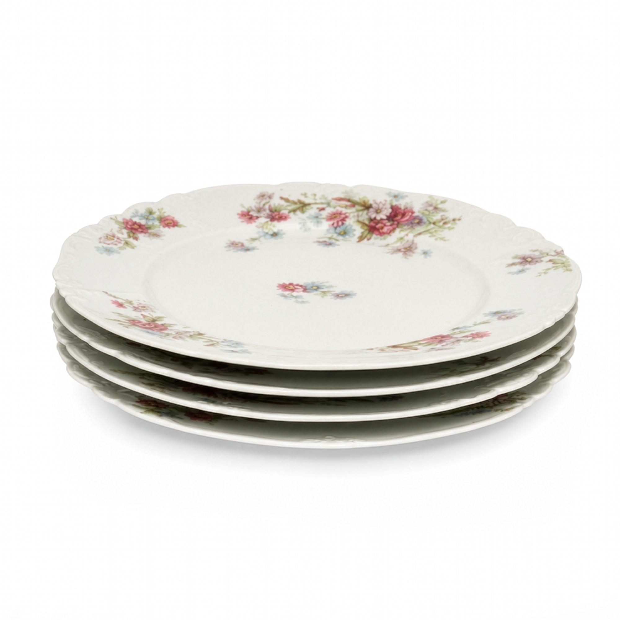 Set of Four Limoges Porcelain Dinner Plates, Floral Design, France, 1930 — image 4