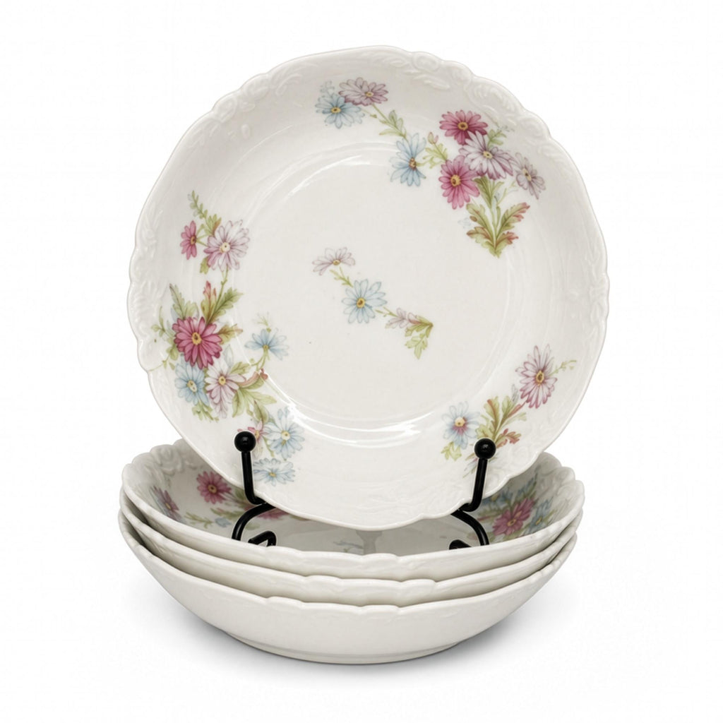 Set of Four Limoges Porcelain Berry Bowls, Floral Design, France, 1930 — image 4