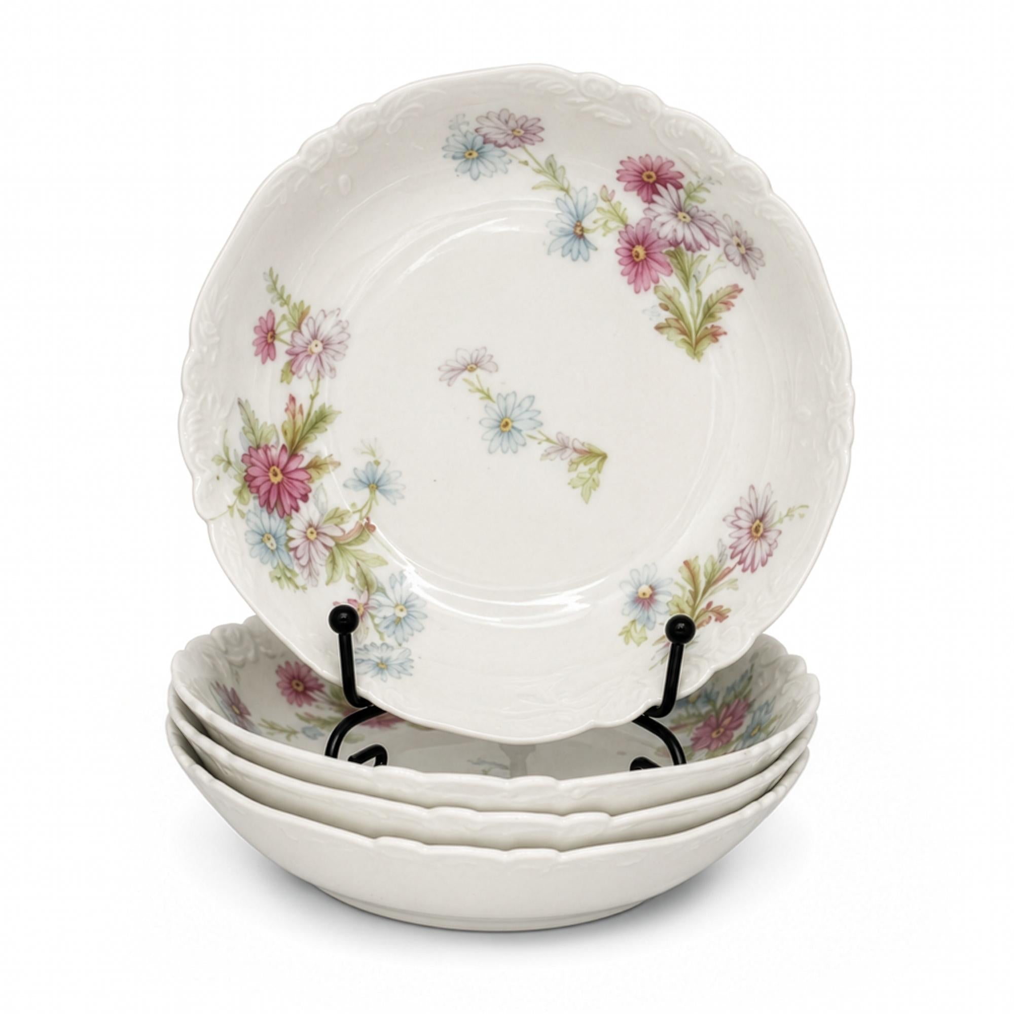 Set of Four Limoges Porcelain Berry Bowls, Floral Design, France, 1930 — image 4