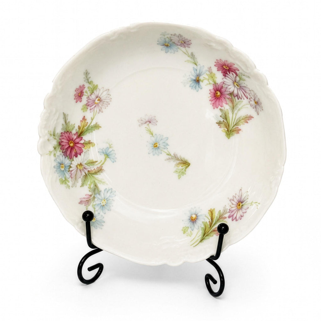 Set of Four Limoges Porcelain Berry Bowls, Floral Design, France, 1930 — image 6
