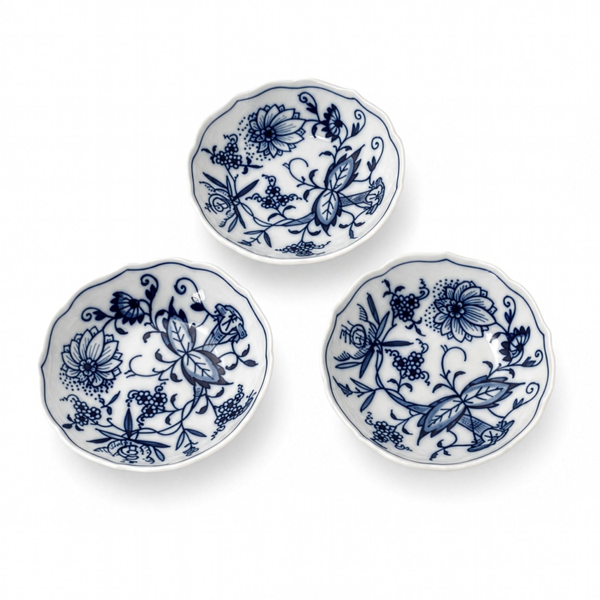 Set of 6 Vintage Meissen Blue Onion Butter Pats, Cobalt Porcelain — image 5