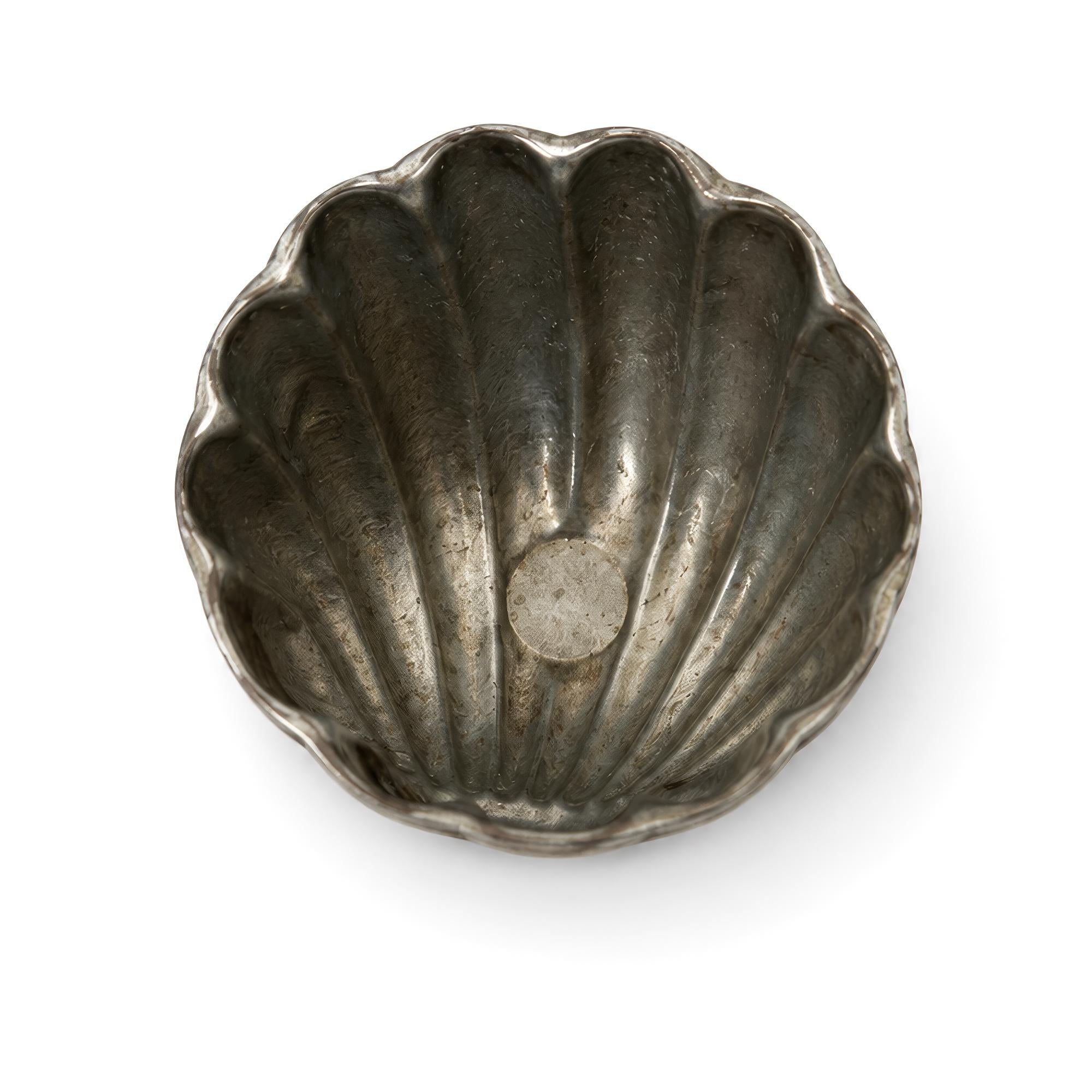 Set of Nine Vintage Miniature Aluminum Gelatin and Dessert Molds — image 8