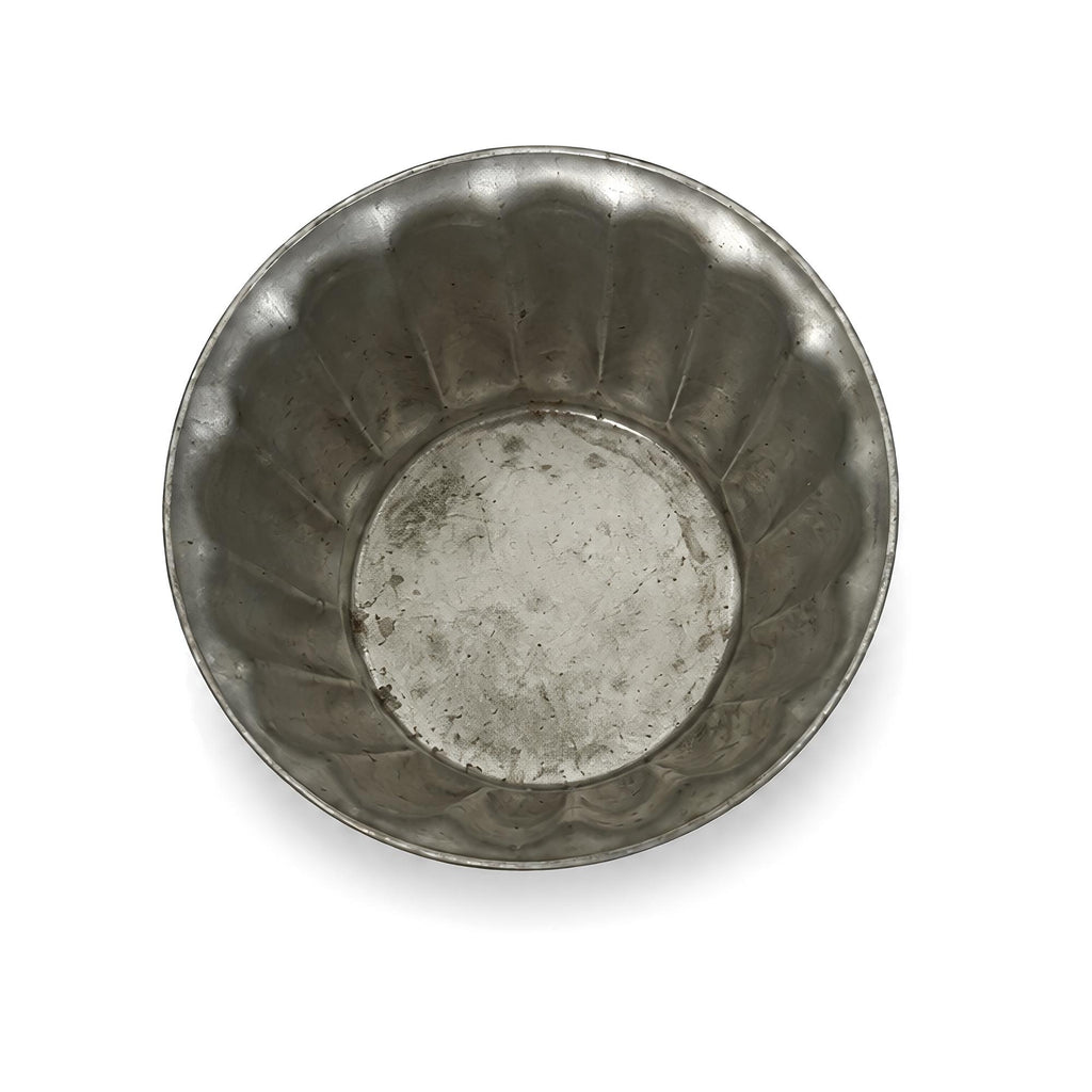 Set of Nine Vintage Miniature Aluminum Gelatin and Dessert Molds — image 16