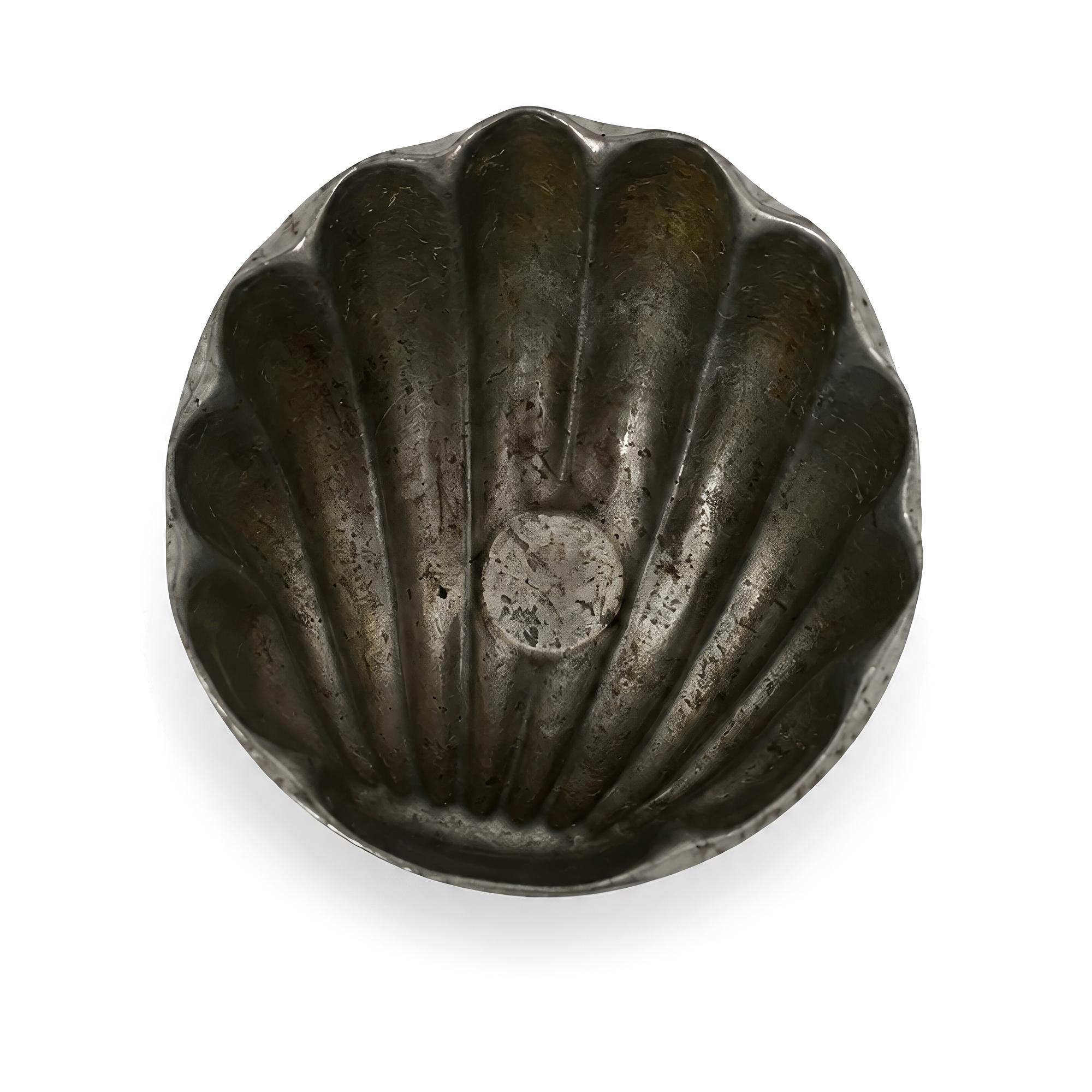 Set of Nine Vintage Miniature Aluminum Gelatin and Dessert Molds — image 18