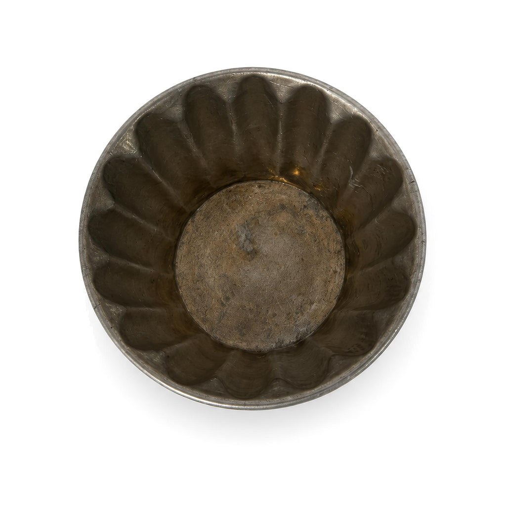 Set of Nine Vintage Miniature Aluminum Gelatin and Dessert Molds — image 20