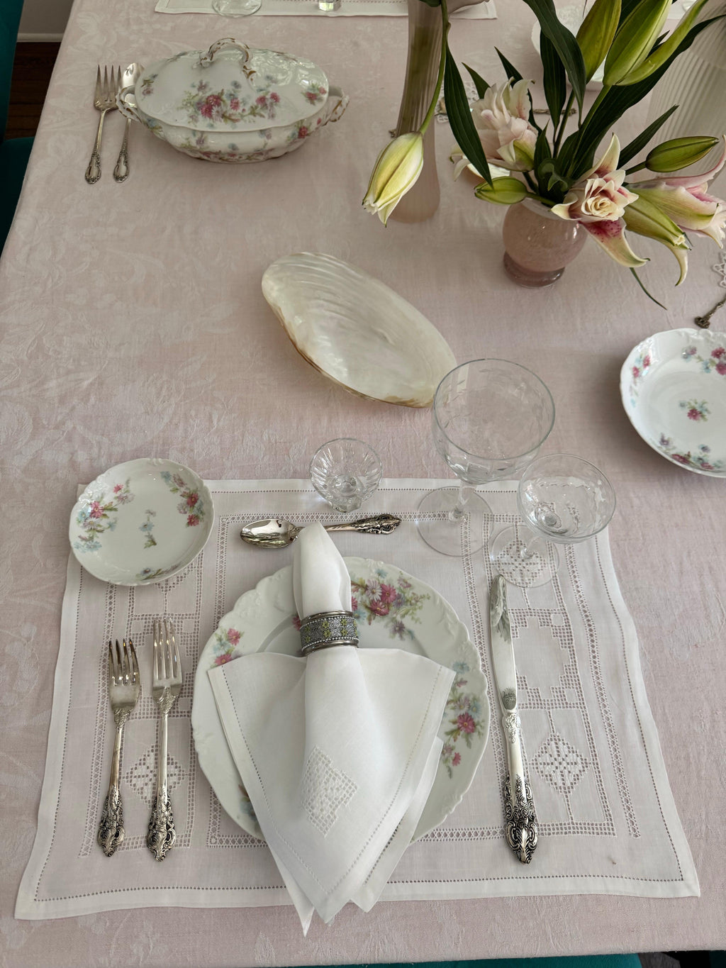 Set of Four Limoges Porcelain Berry Bowls, Floral Design, France, 1930 — image 11