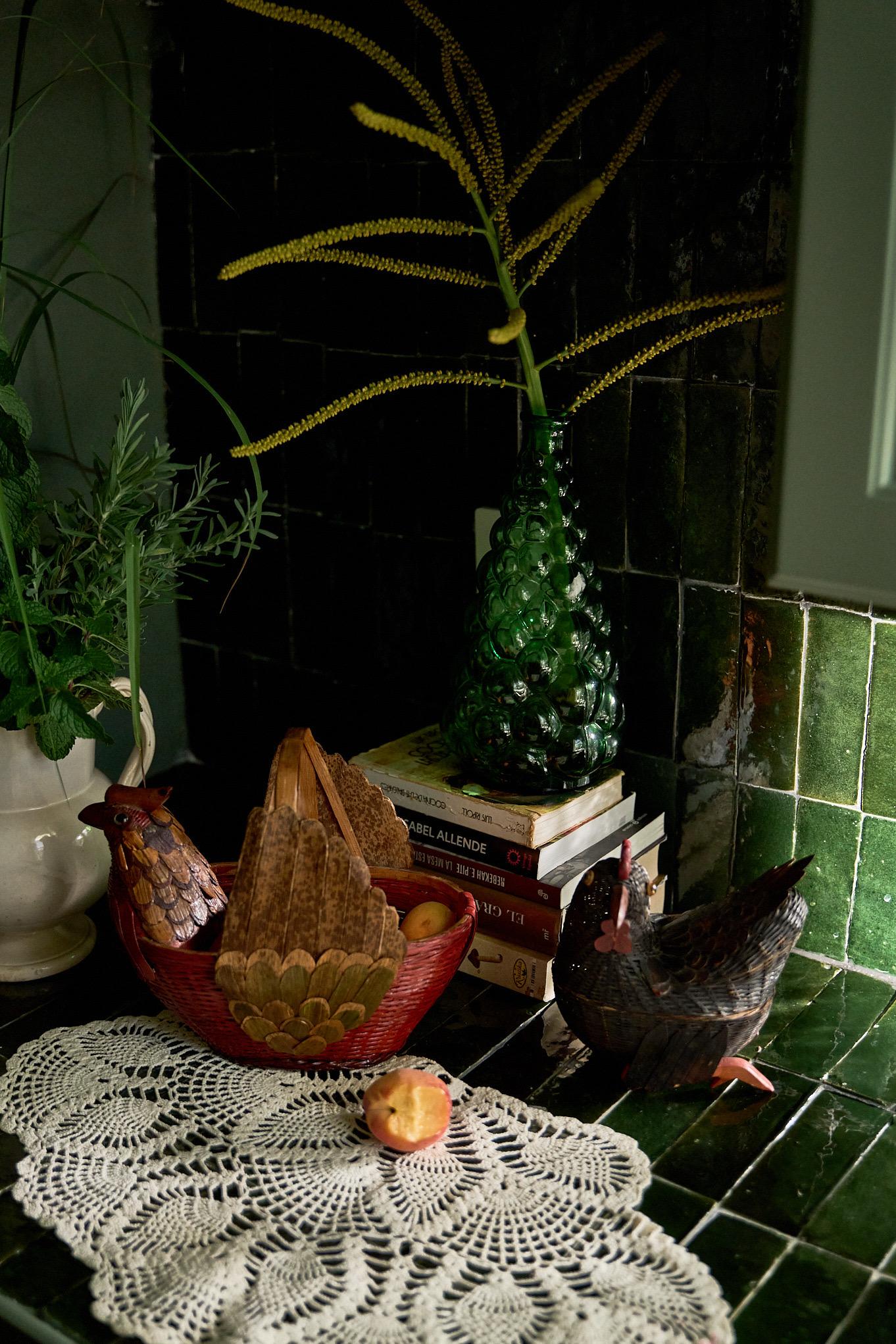 1970s Vintage Chinese Wicker Chicken Basket with Lid, Bamboo & Rattan — image 11