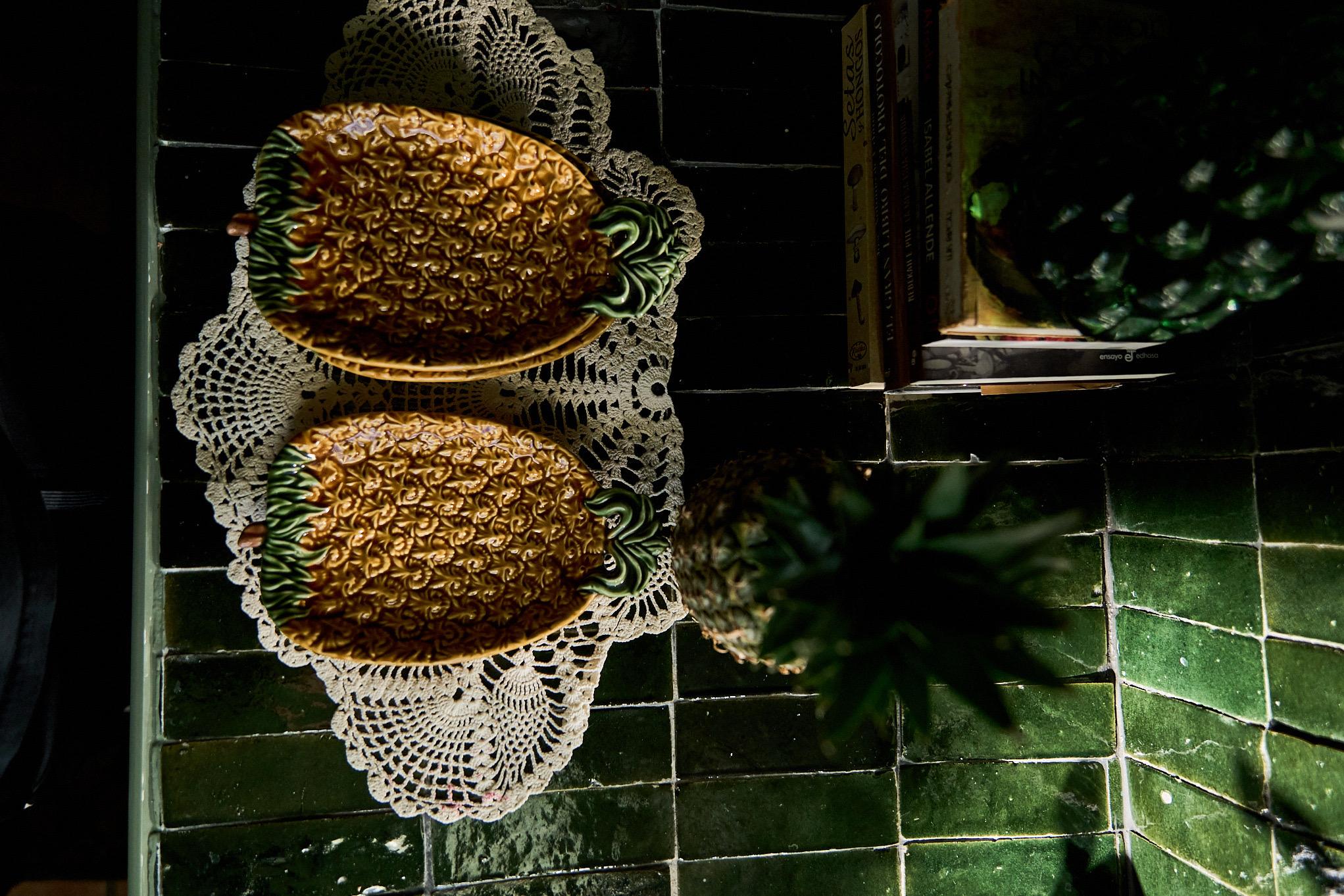 Set of Four Vintage Olfaire Majolica Pineapple Plates, Portugal — image 7