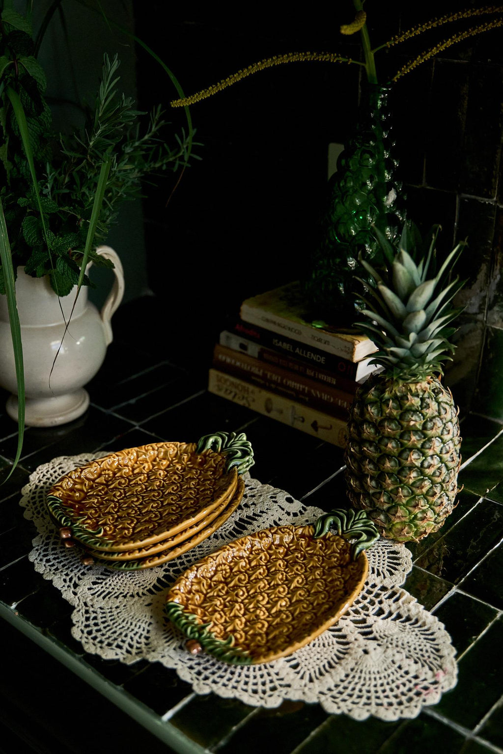 Set of Four Vintage Olfaire Majolica Pineapple Plates, Portugal — image 6