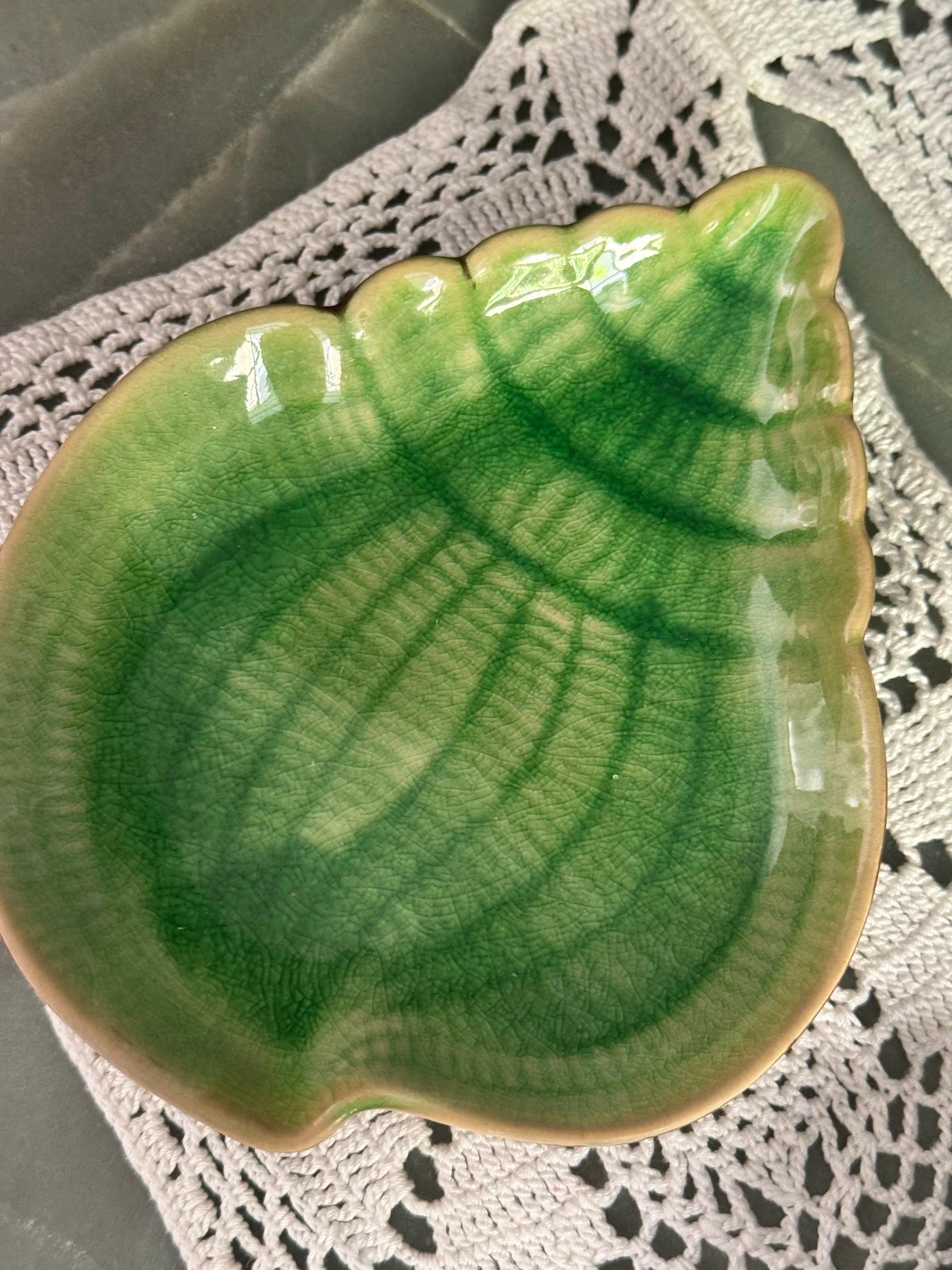 Mid-Century Green Majolica Seashell Plates, Set of Four, Italy, 1960 — image 8