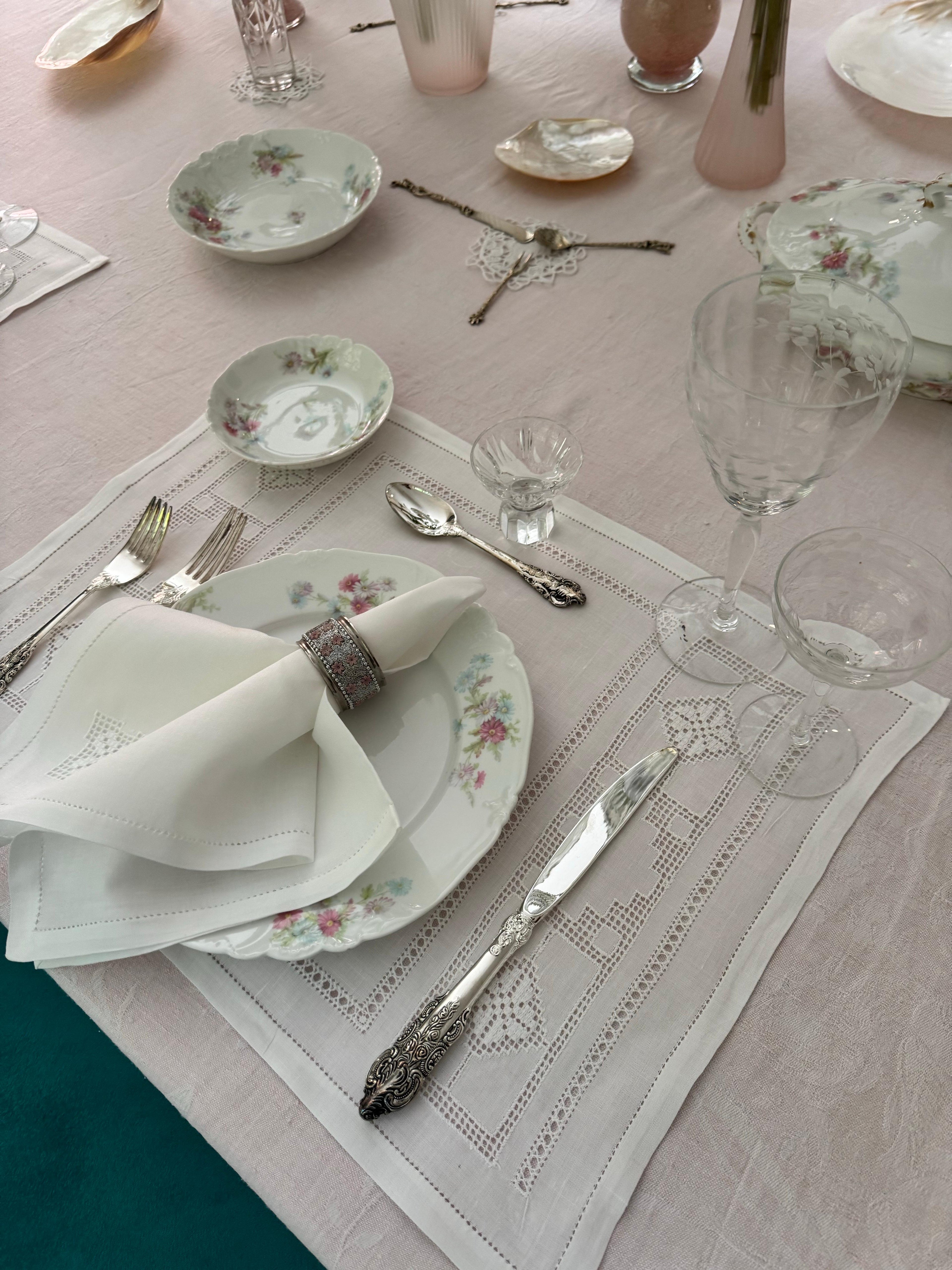 Set of Four Limoges Porcelain Dinner Plates, Floral Design, France, 1930 — image 7