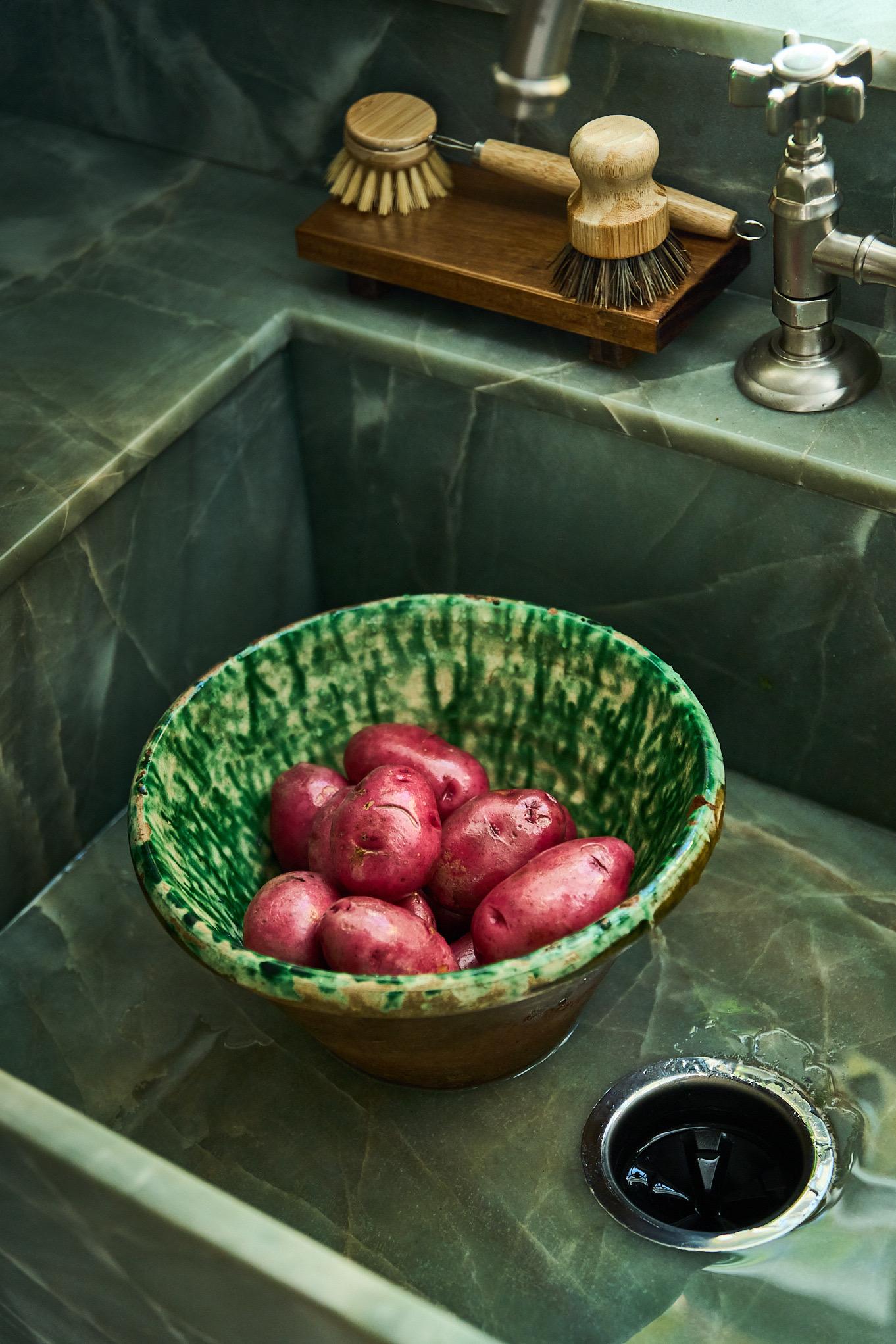 Antique Terracotta Passata Bowl, Green Splatter Glaze, Puglia, 1880 — image 10